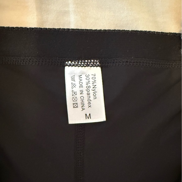 Shapewear size medium - Picture 3 of 4